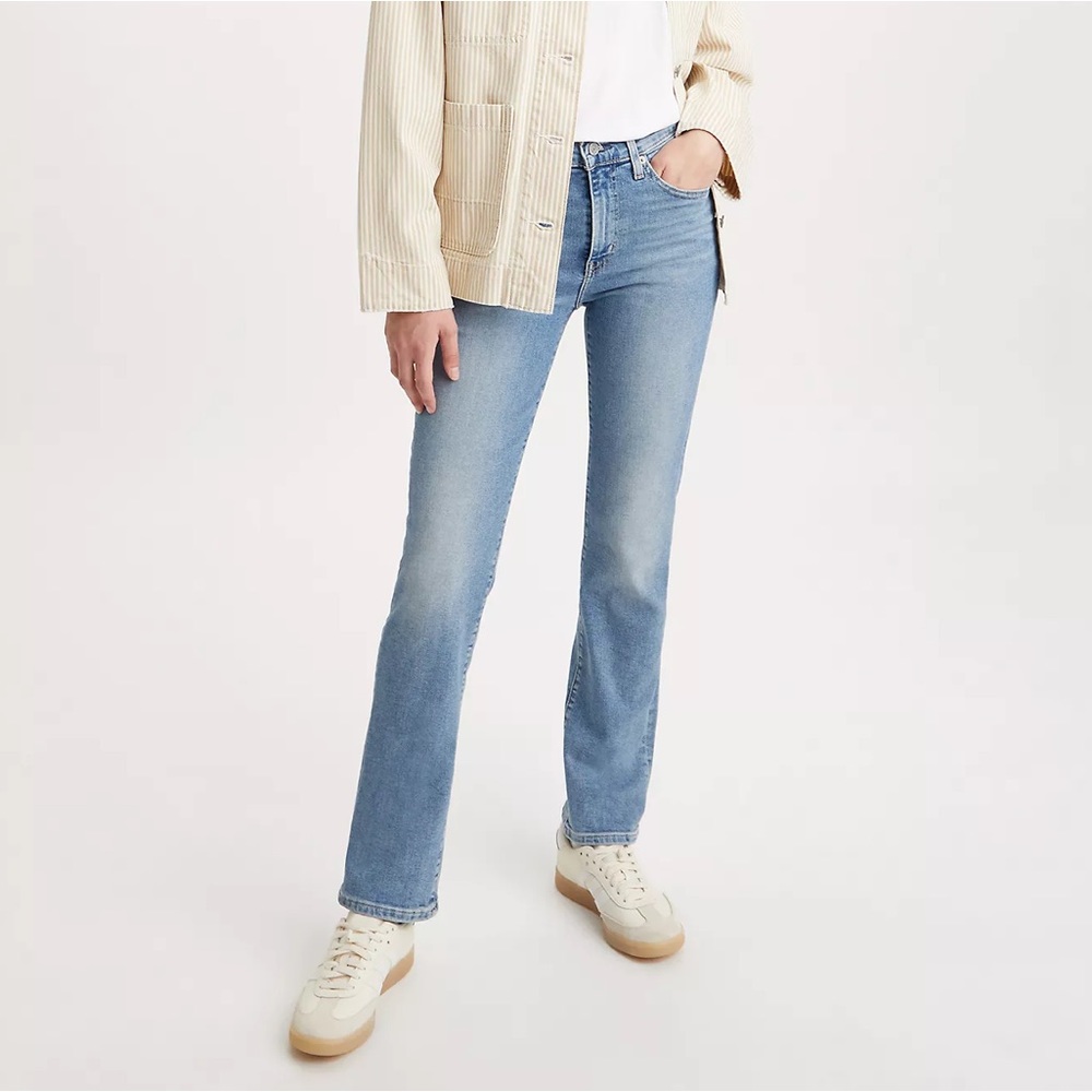 Women’s Levi’s 724 High Rise Straight Leg Light Wash Stretch Jeans Size 31x30